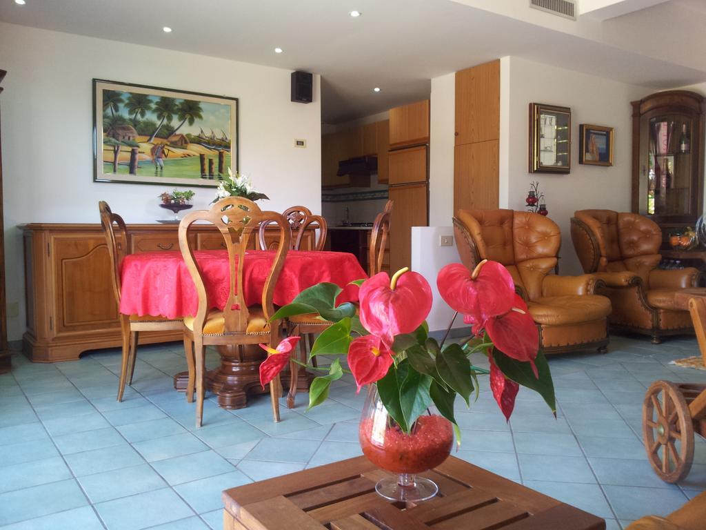 Casa Vacanze Villa Flumini フルミニ・ディ・クアルトゥ 部屋 写真