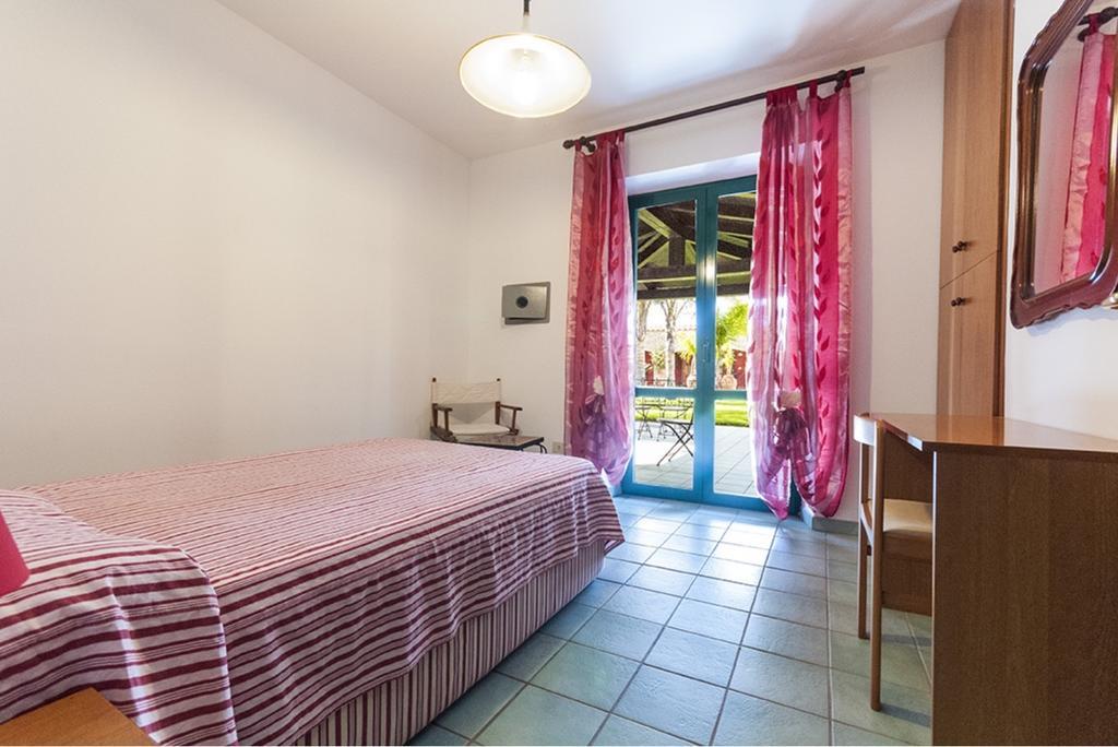 Casa Vacanze Villa Flumini フルミニ・ディ・クアルトゥ 部屋 写真
