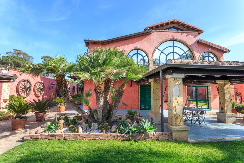 Casa Vacanze Villa Flumini フルミニ・ディ・クアルトゥ エクステリア 写真