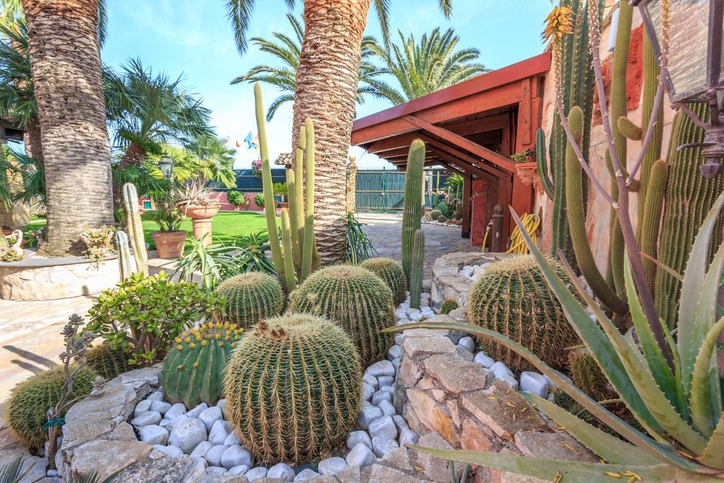 Casa Vacanze Villa Flumini フルミニ・ディ・クアルトゥ エクステリア 写真