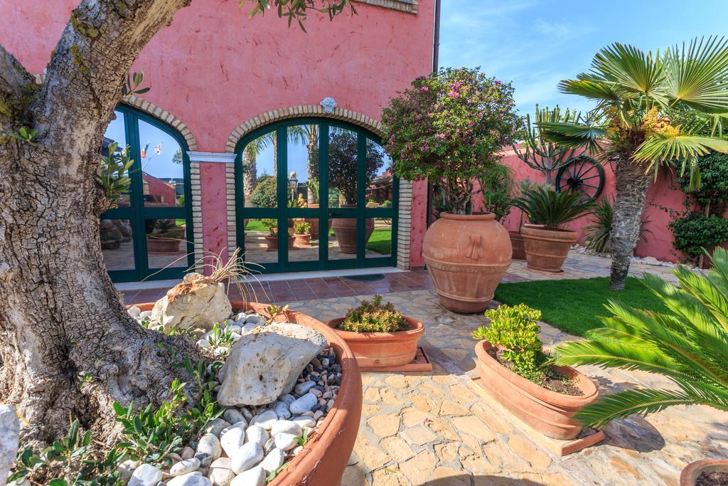 Casa Vacanze Villa Flumini フルミニ・ディ・クアルトゥ エクステリア 写真