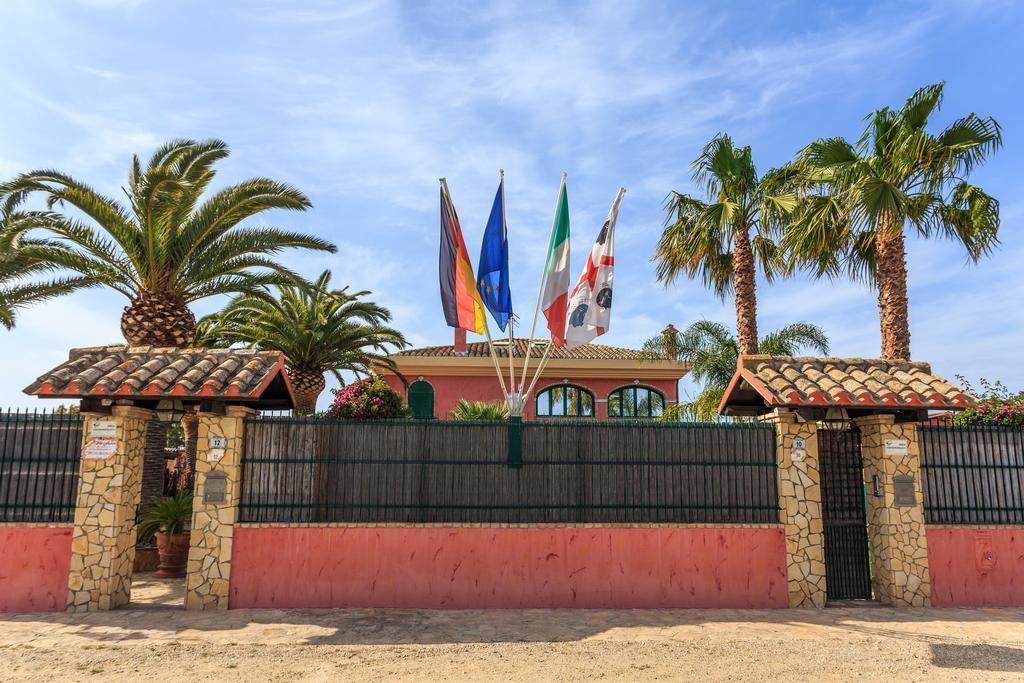 Casa Vacanze Villa Flumini フルミニ・ディ・クアルトゥ エクステリア 写真